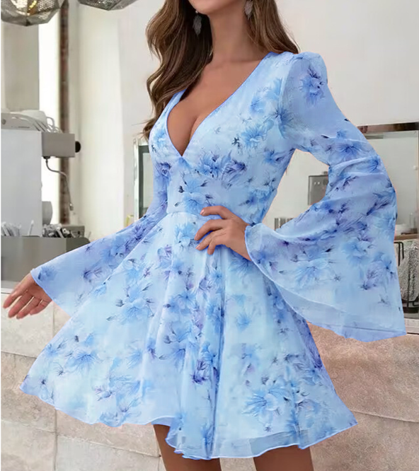 Transparentes Schlagkleid mit Blumenmuster