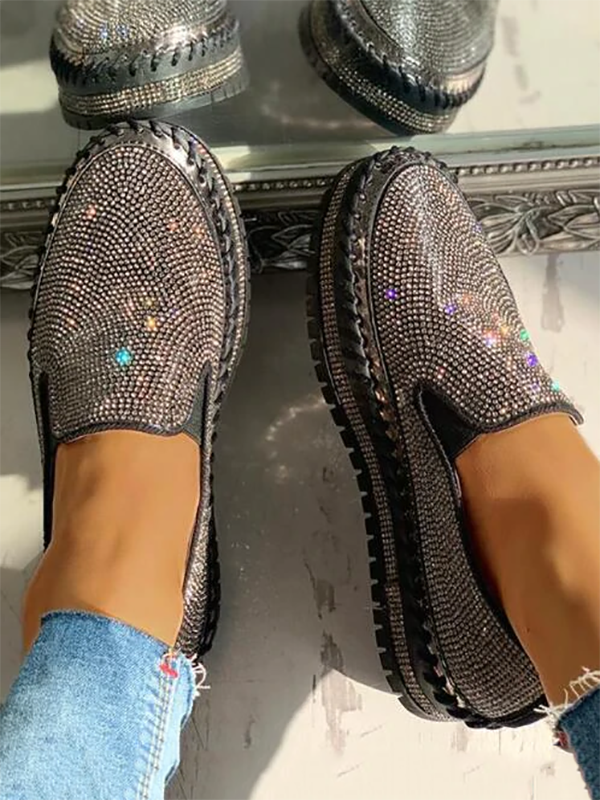 Slipper mit Plateausohle und Strasssteinen