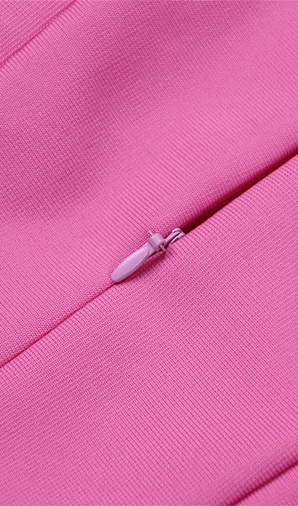 Stretch-Minikleid mit langen Ärmeln in HYPER Pink