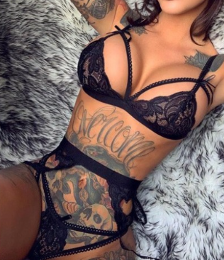 Dreiteiliges Dessous-Set aus Spitze mit Strumpfhalter