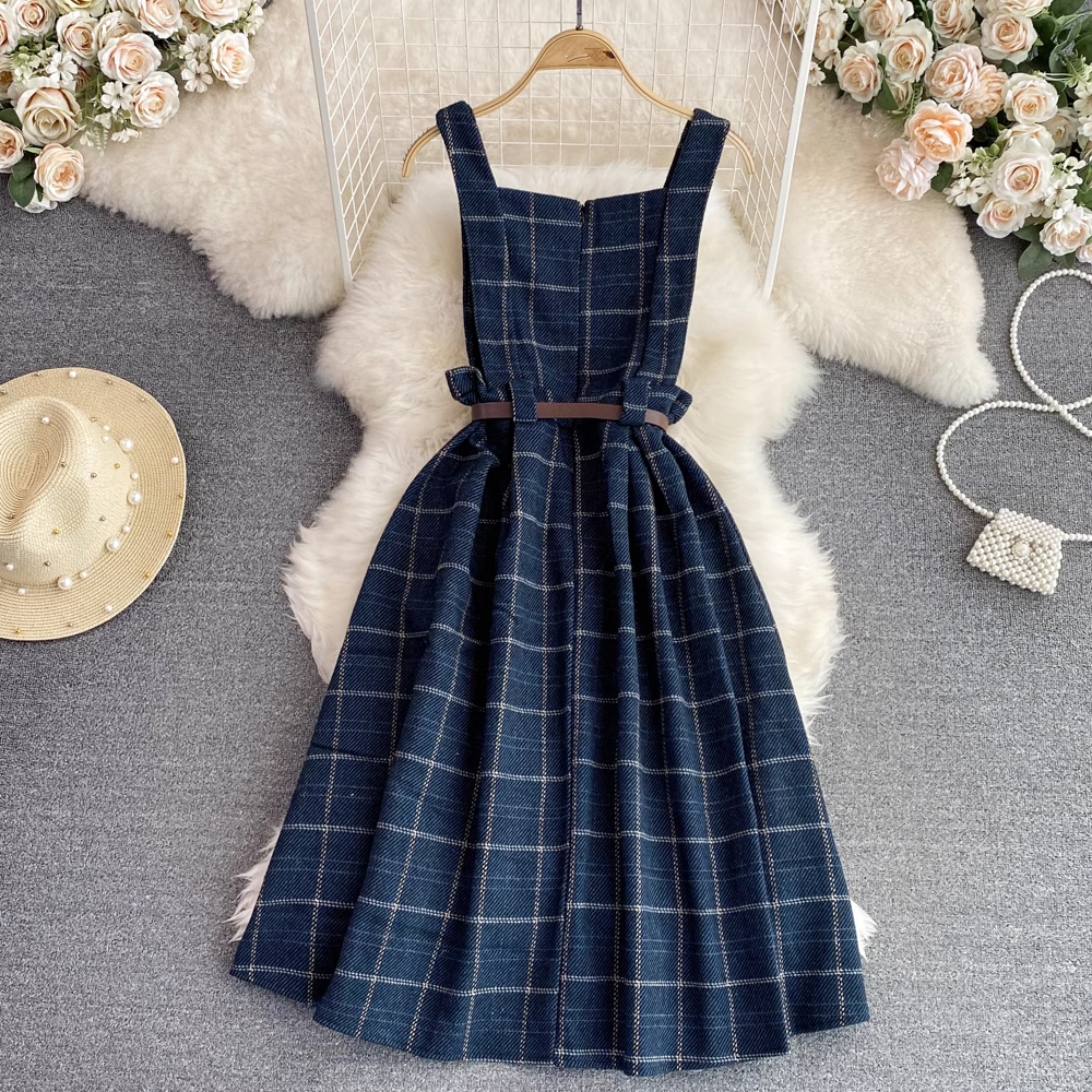 Kariertes Strapskleid im Retro-Stil im Herbst und Winter