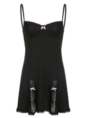 Minikleid mit Spitzeneinsätzen