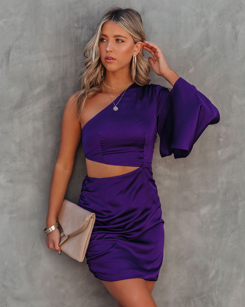 Caydan Satin One-Shoulder Cutout Kleid - Pflaume - ENDGÜLTIGER VERKAUF 