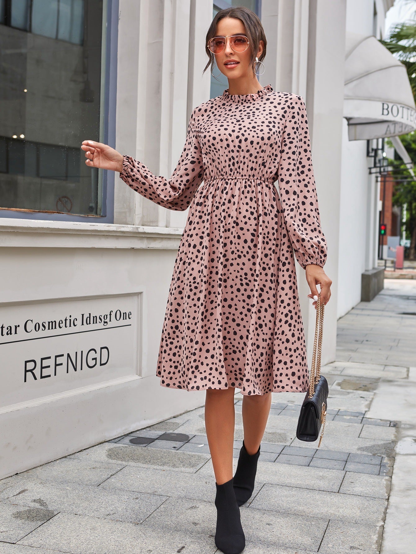 Disty Floral Mock Neck Elastic Wasit Dress Sai Feel