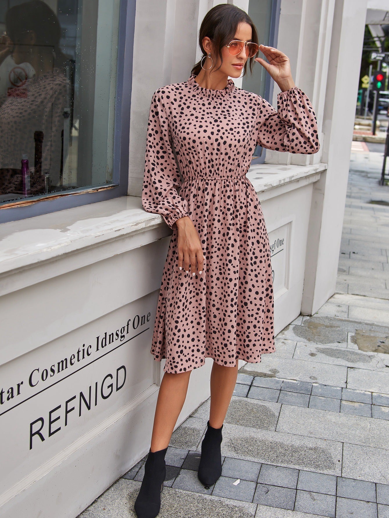 Disty Floral Mock Neck Elastic Wasit Dress Sai Feel