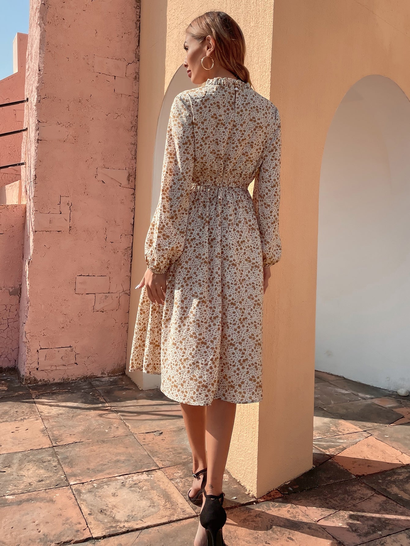 Disty Floral Mock Neck Elastic Wasit Dress Sai Feel