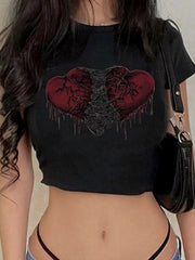 Kurzes Top mit Punk-Herz-Print