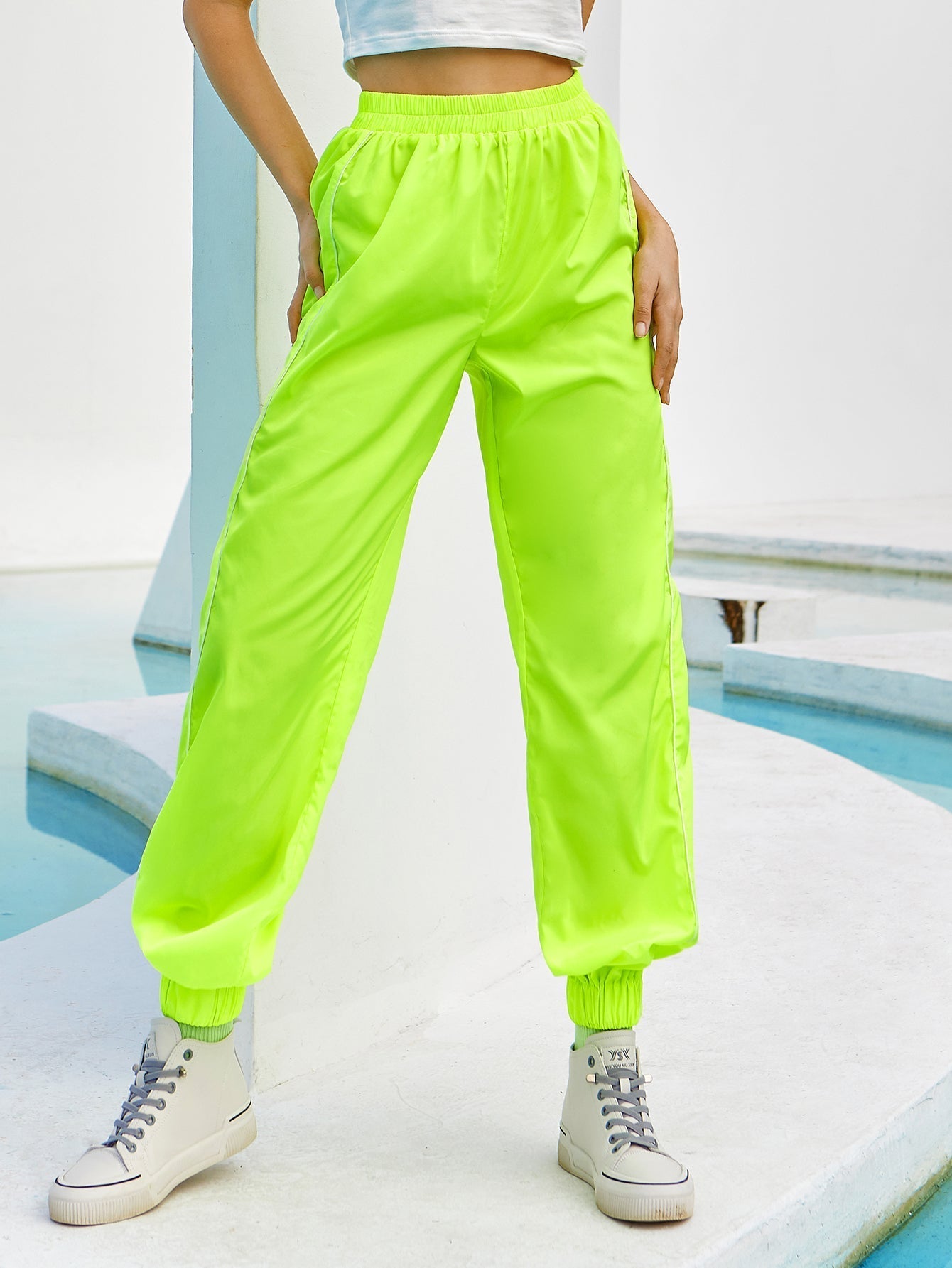 Elastic waistband contrast piping tape sides street sports look casual pants Sai Feel