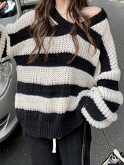 Oversize-Pullover mit V-Ausschnitt und Streifen