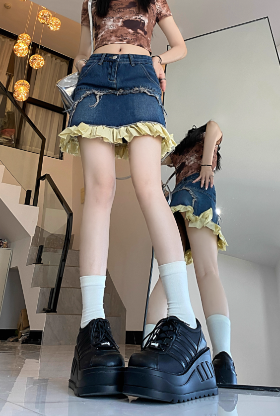 Denim-Rock mit Farbverlauf und Rüscheneinsatz