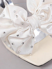 Sandalen aus Seide mit Schleife und Strass-Deko