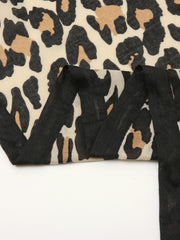 Schal mit Leopardenmuster