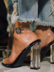 Transparente Heels mit Fesselriemchen