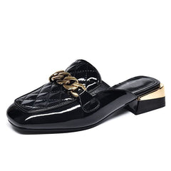 Plateau-Sandalen mit Manschettenknöpfen aus Metall