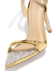 Spitz zulaufende Pumps mit Strass
