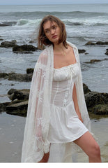 Maribel – Minikleid im Korsett-Stil mit Lochstickerei