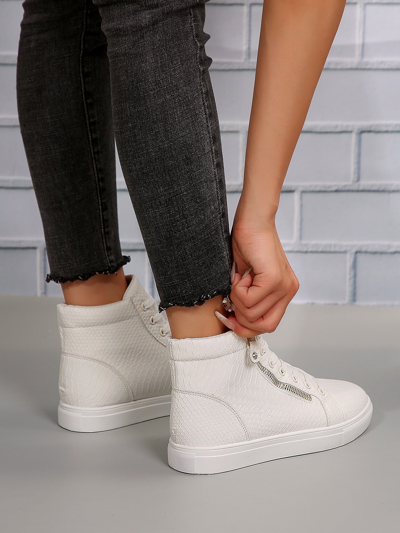 Step It Up – Keilsneaker aus Kunstleder