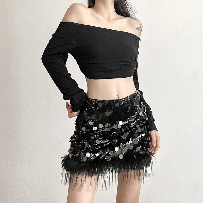 Glitzernder Damen-Minirock mit Pailletten und Federquaste