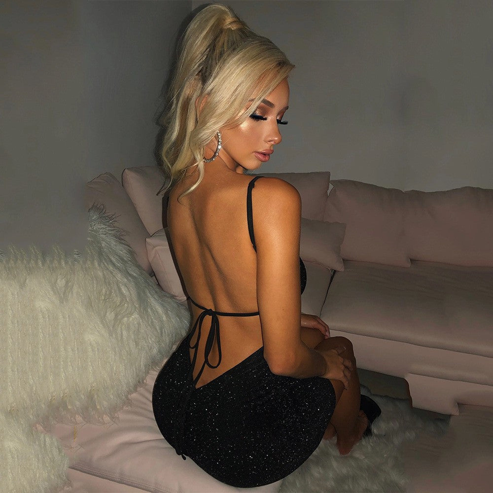 Glitzerndes Neckholder-Minikleid mit Schnürung