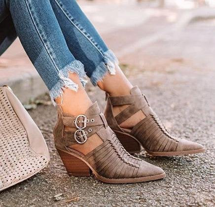 Riemenstiefel im römischen Kreuzstil