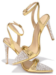 Spitz zulaufende Pumps mit Strass