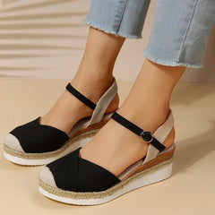 Espadrilles-Sandalen mit geschlossener Zehenpartie und Keilabsatz