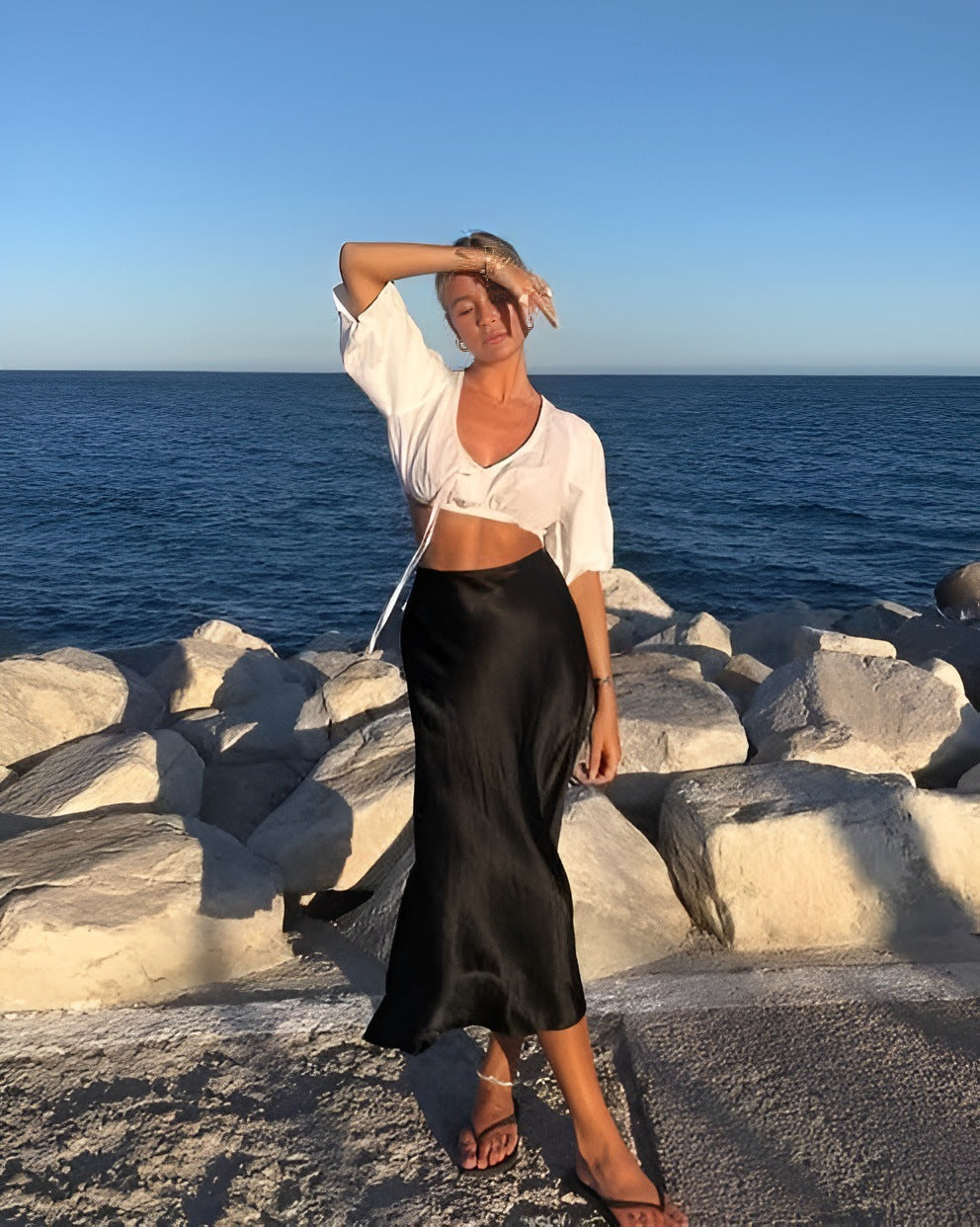 Minimalistischer Midirock aus Satin