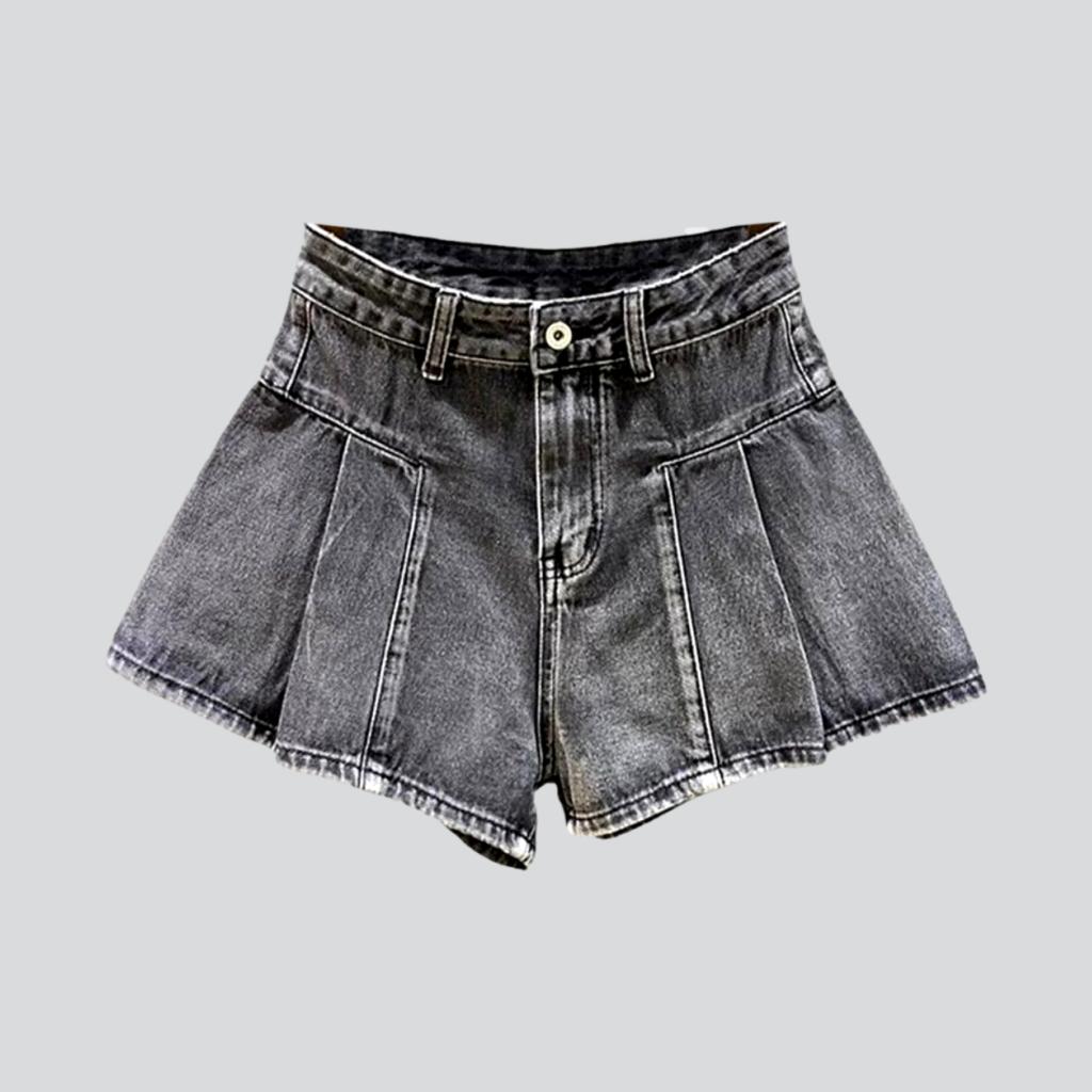 Pleated legs color denim shorts
