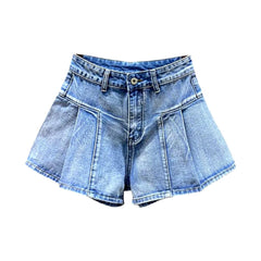 Pleated legs color denim shorts