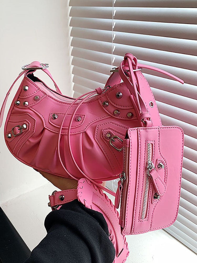 Schultertasche mit Nieten