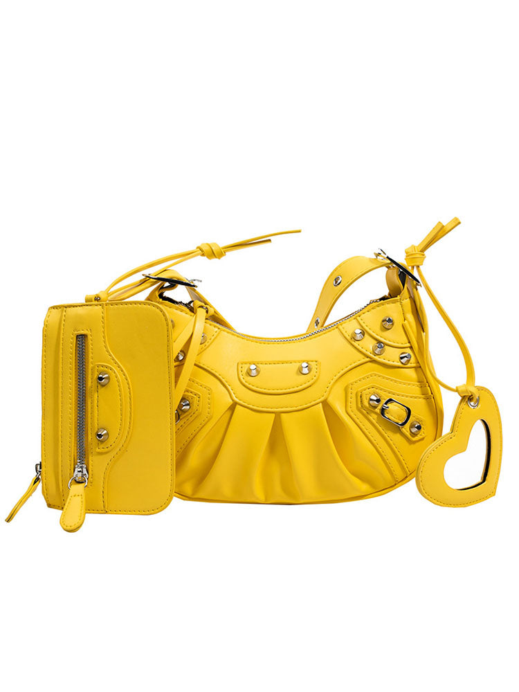 Schultertasche mit Nieten