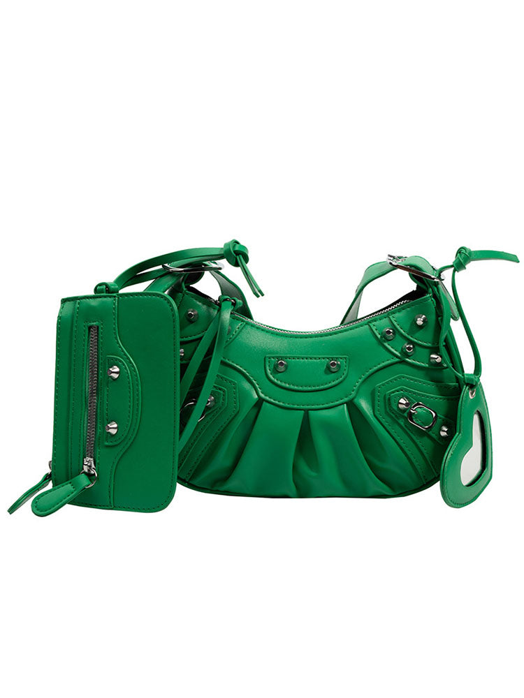 Schultertasche mit Nieten
