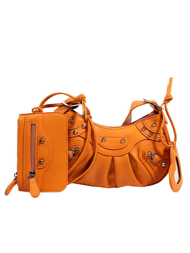 Schultertasche mit Nieten
