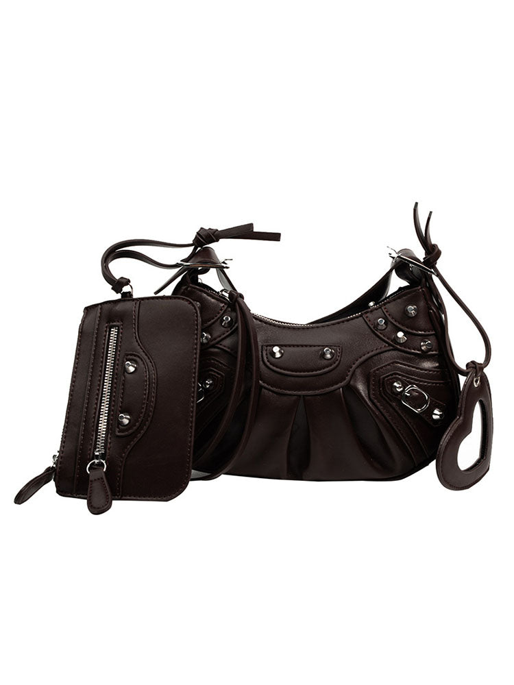 Schultertasche mit Nieten
