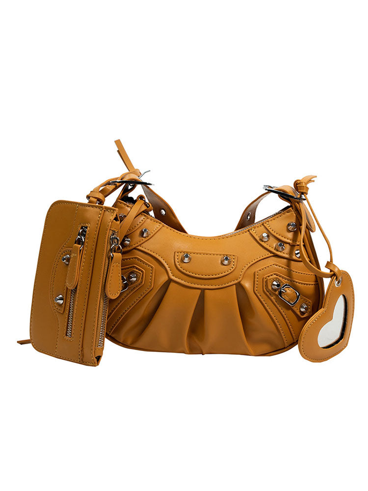 Schultertasche mit Nieten