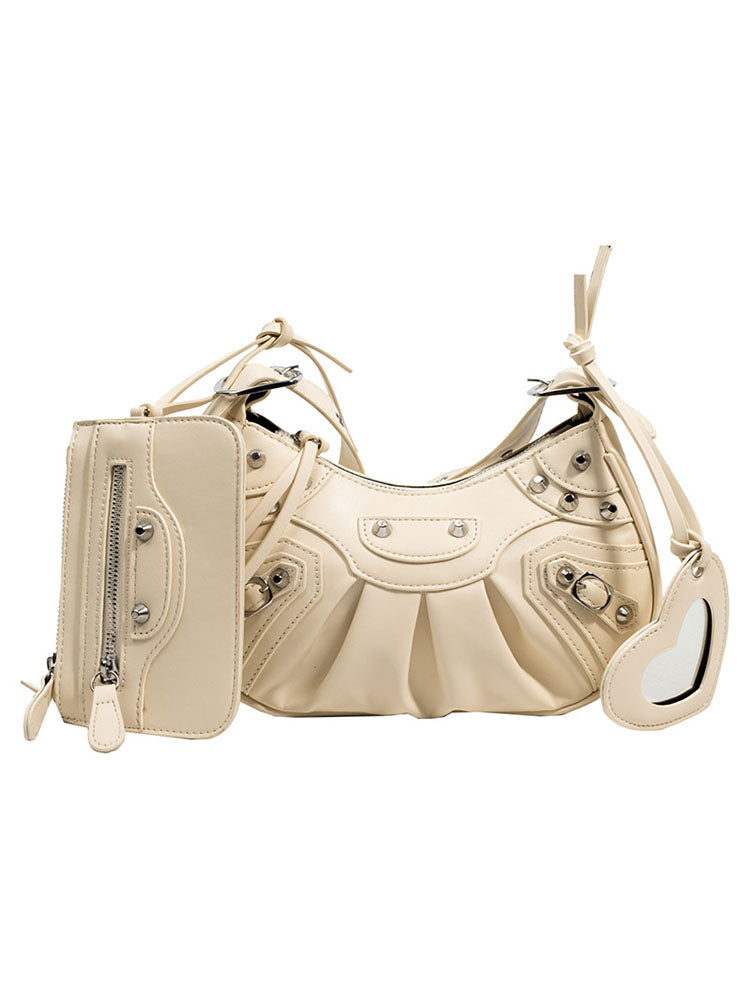 Schultertasche mit Nieten