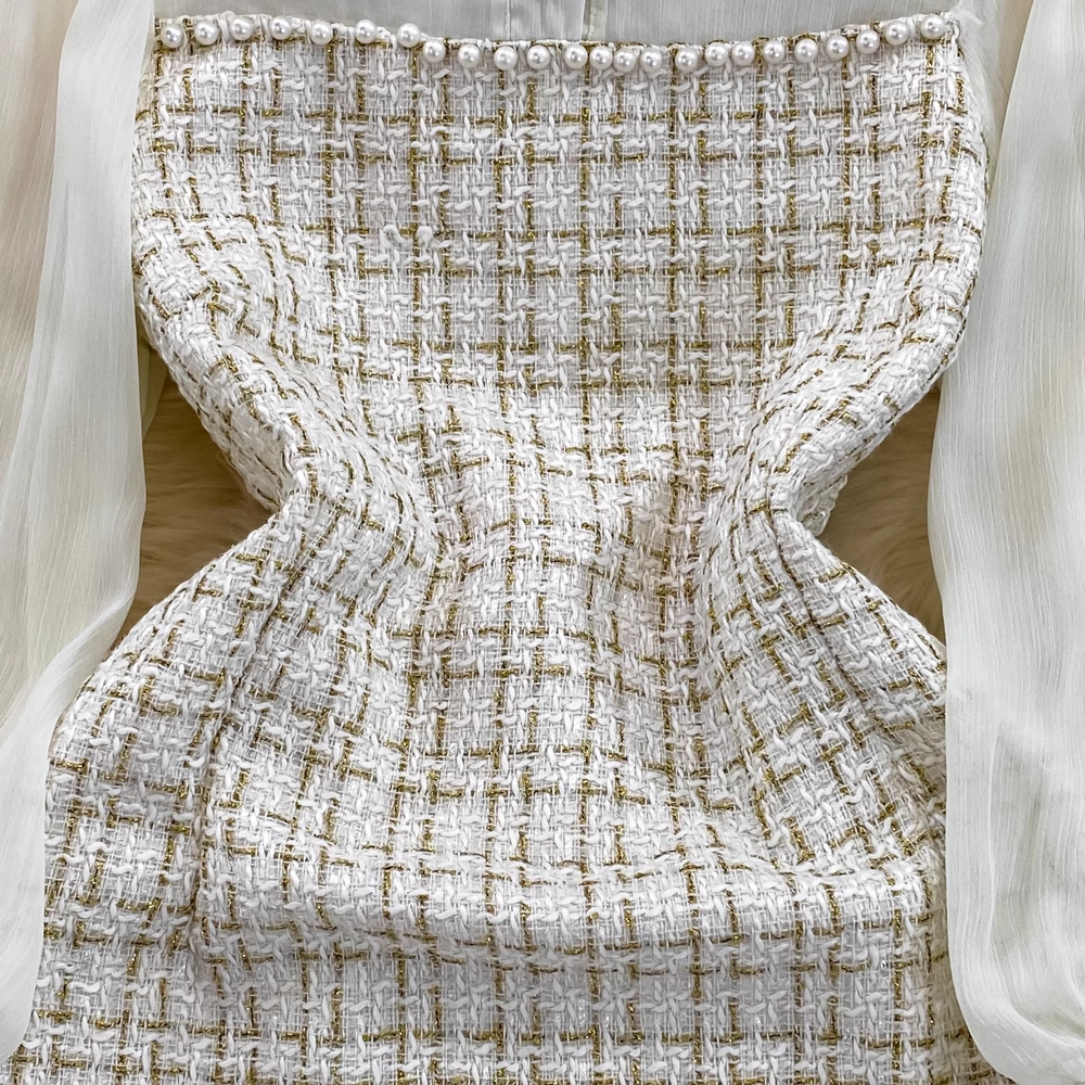 A-Linien-Kleid aus Tweed mit Chiffonnähten und langen Ärmeln