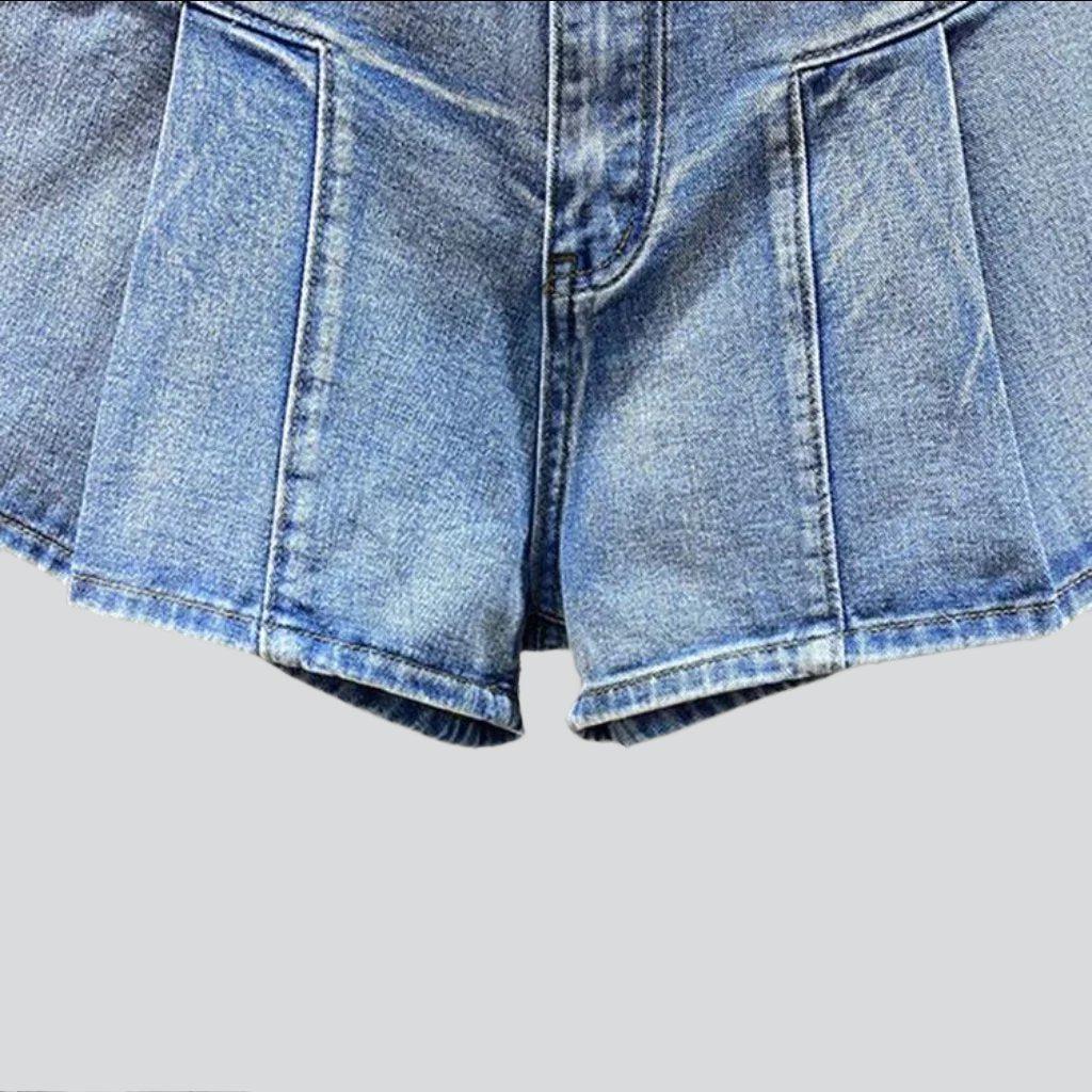 Pleated legs color denim shorts