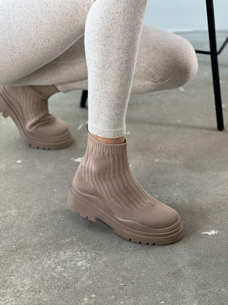 Strickstiefel mit Plateau und runder Spitze