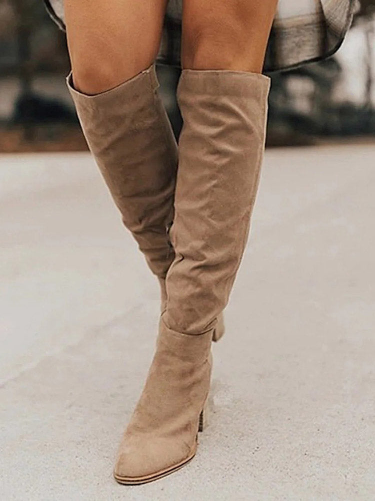 Stiefel aus Wildlederimitat mit klobigem Absatz