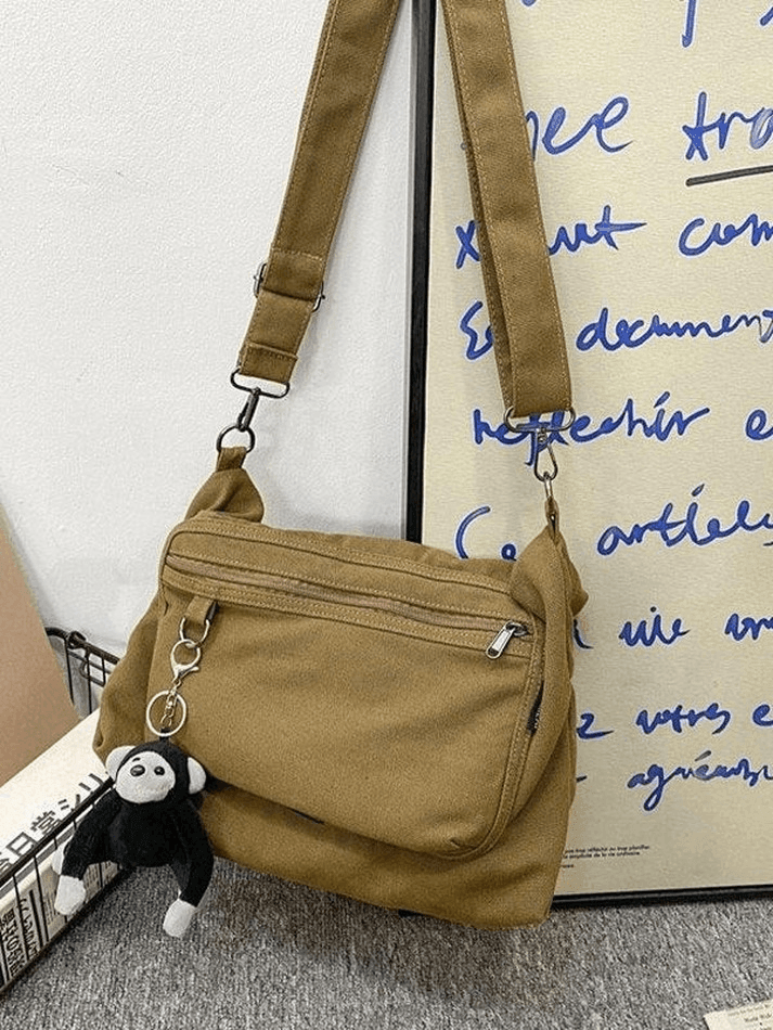 Vintage-Umhängetasche mit Cartoon-Anhänger