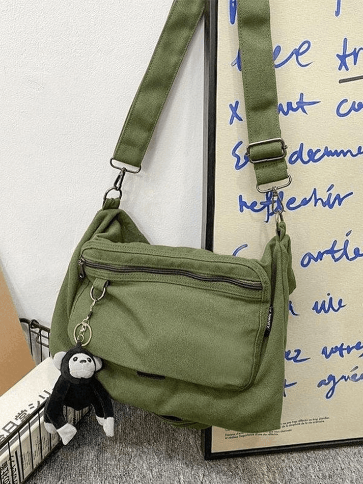 Vintage-Umhängetasche mit Cartoon-Anhänger
