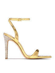 Spitz zulaufende Pumps mit Strass