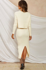 Zweiteiliges Winterpulloverkleid mit hoher Taille und langen Ärmeln - Weiß