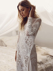 Romantisches Neckholder-Brautkleid in Bodenlänge mit Spitze 