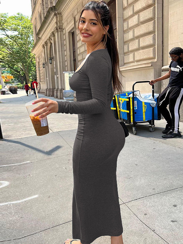 Einfarbiges, schlichtes Kleid mit U-Ausschnitt und langen Ärmeln