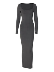 Einfarbiges, schlichtes Kleid mit U-Ausschnitt und langen Ärmeln