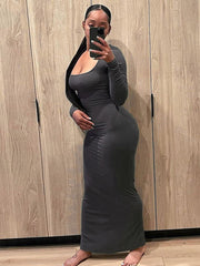 Einfarbiges, schlichtes Kleid mit U-Ausschnitt und langen Ärmeln