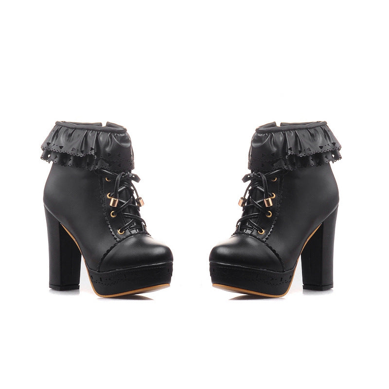 Süße, elegante kurze Stiefel mit dickem Plateauabsatz