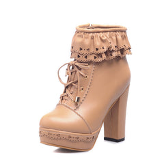 Süße, elegante kurze Stiefel mit dickem Plateauabsatz